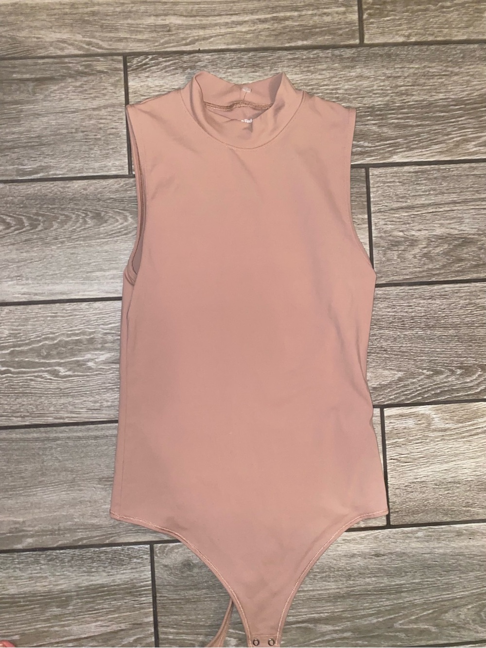 Abercrombie Sleeveless Mock Neck Bodysuit in Dusty Rose